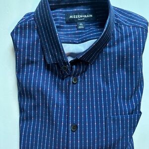 Mizzen+Main Blue Patterned Button Down Shirt